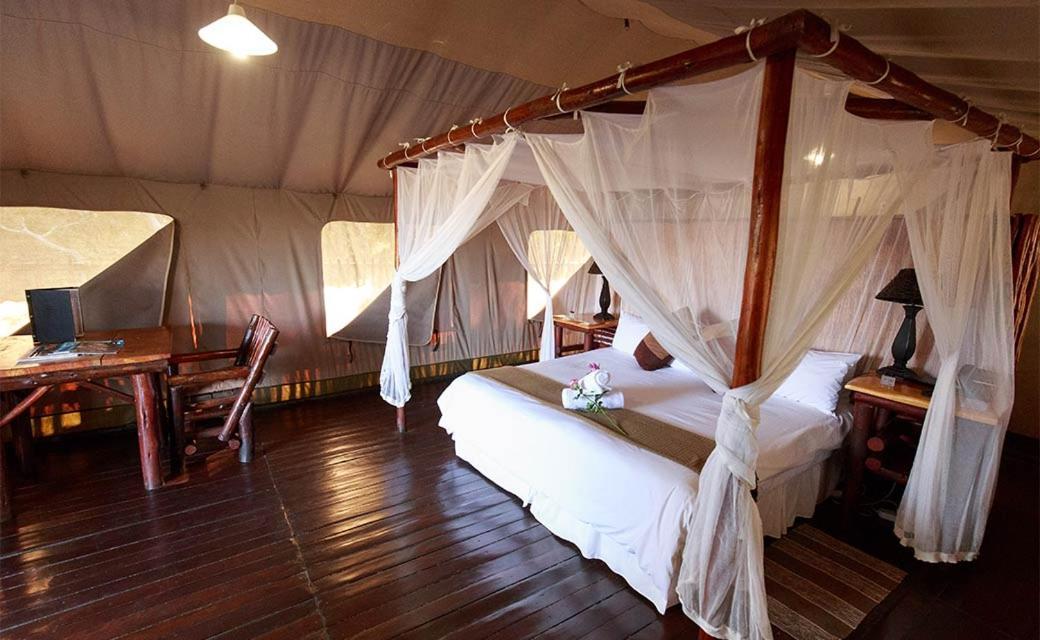 Lodge Rain Farm Game Shakaskraal