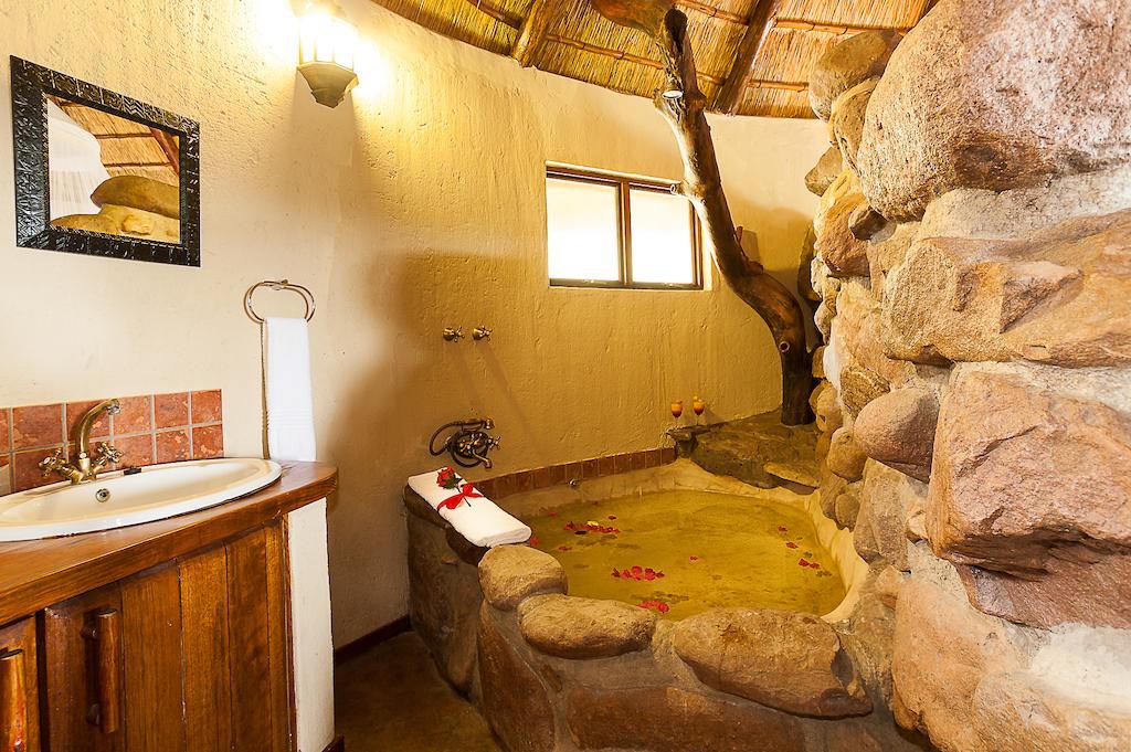 Lodge Rain Farm Game *